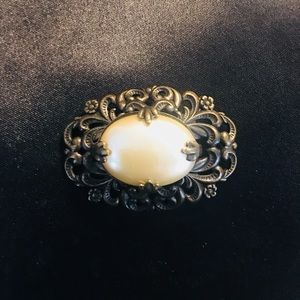 Beautiful vintage brooch